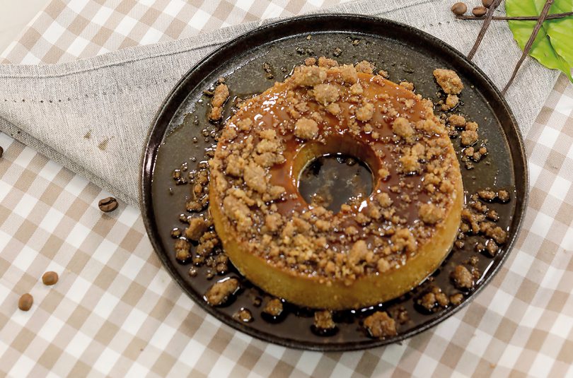 Mini Pudim com Calda de Café  e Crumble de Café