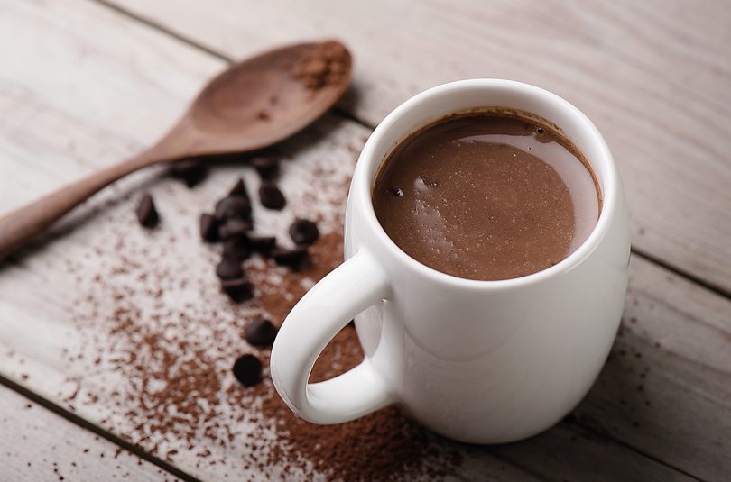 Chocolate quente com doce de leite e café